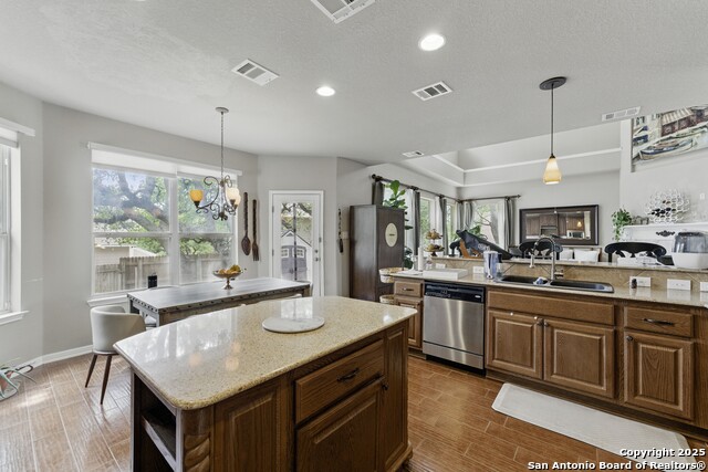 Listing photo id 15 for 2106 Laurel Pt
