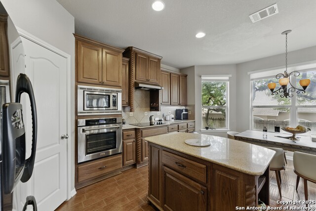 Listing photo id 16 for 2106 Laurel Pt