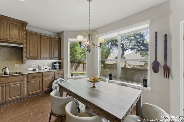 Listing photo id 20 for 2106 Laurel Pt