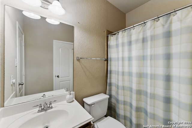 Listing photo id 37 for 2106 Laurel Pt