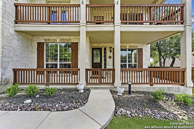Listing photo id 2 for 2106 Laurel Pt