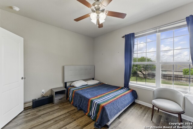 Listing photo id 38 for 2106 Laurel Pt