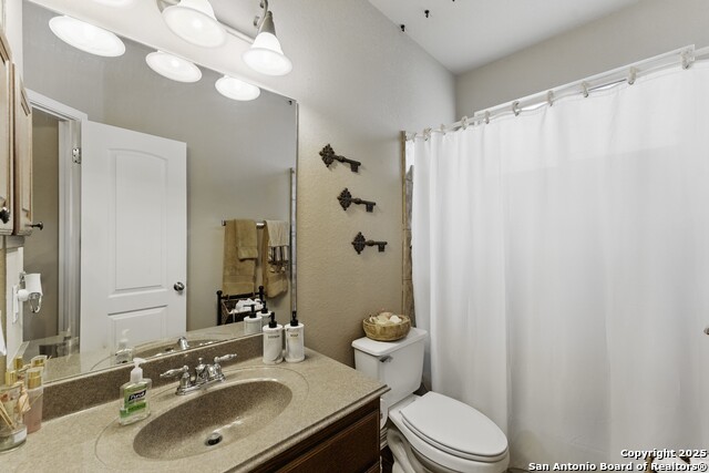 Listing photo id 43 for 2106 Laurel Pt