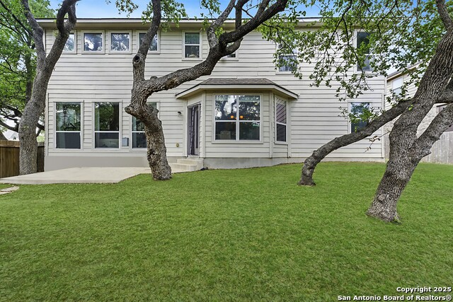 Listing photo id 45 for 2106 Laurel Pt