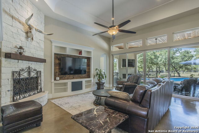 Image 18 of 45 For 1188 Glenwood