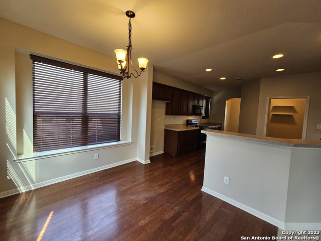 Image 13 of 33 For 9326 Hazelton Ln