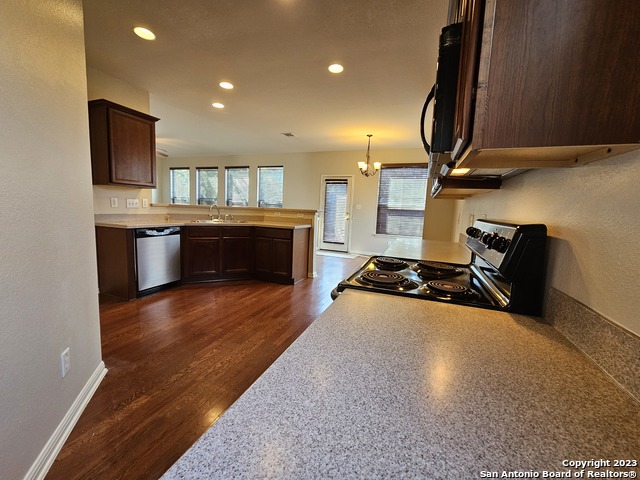 Image 9 of 33 For 9326 Hazelton Ln