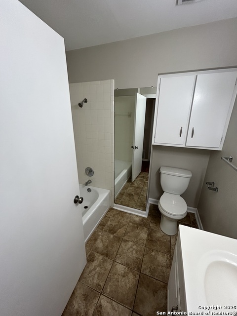 Image 10 of 19 For 4414 First View