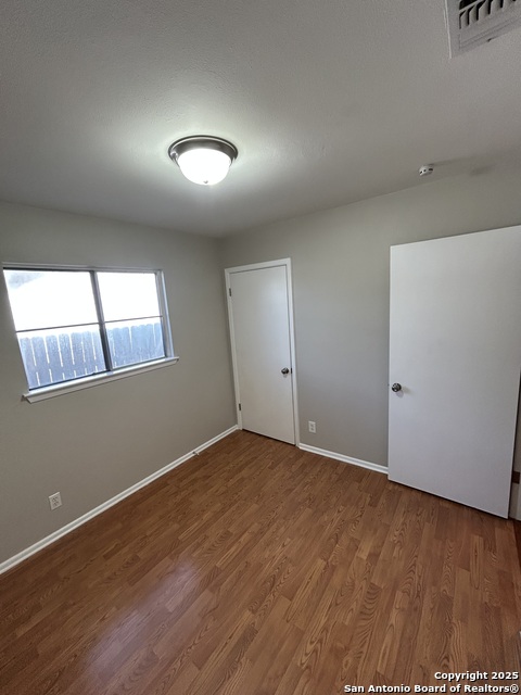 Image 14 of 19 For 4414 First View