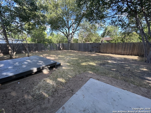 Image 18 of 19 For 4414 First View