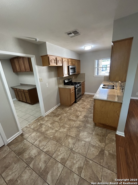 Image 2 of 19 For 4414 First View