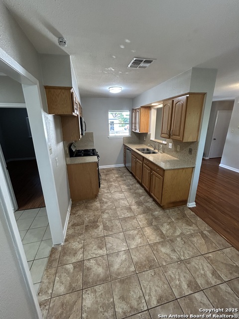 Image 3 of 19 For 4414 First View