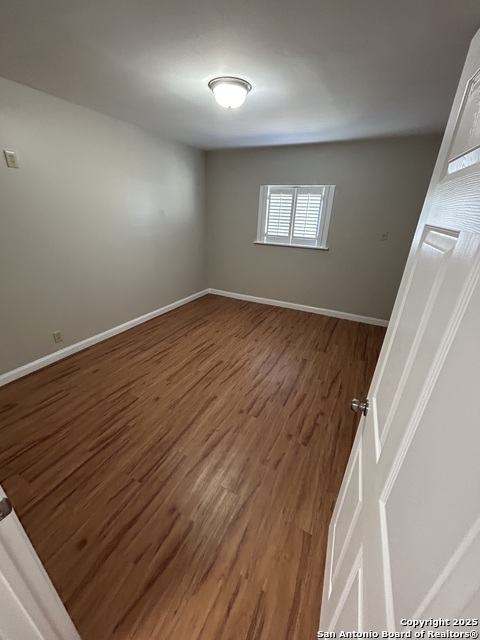 Image 7 of 19 For 4414 First View