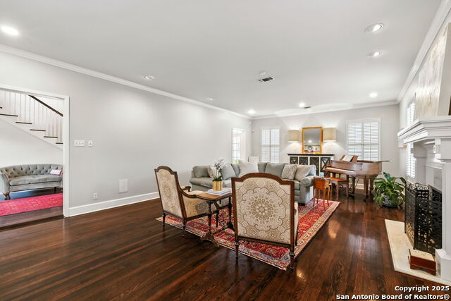 Listing photo id 8 for 501 Canterbury Hill