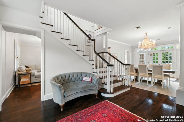 Listing photo id 4 for 501 Canterbury Hill