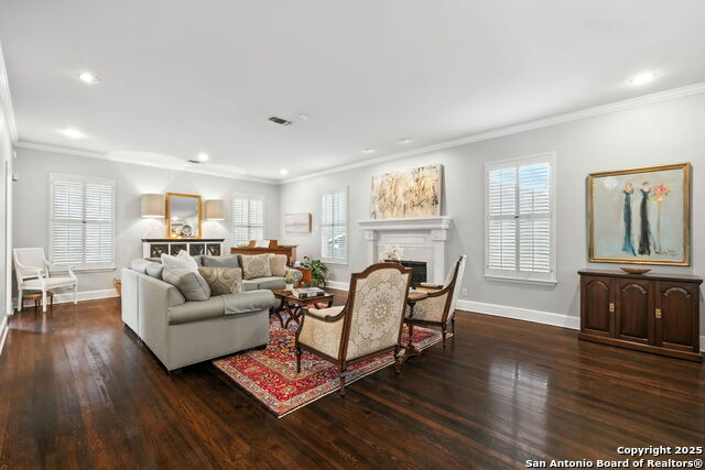 Listing photo id 5 for 501 Canterbury Hill