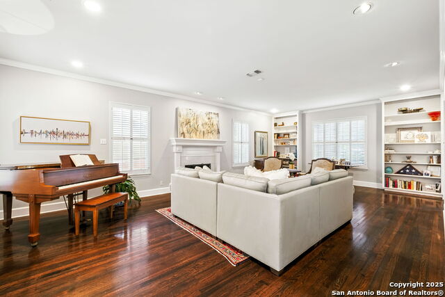 Listing photo id 7 for 501 Canterbury Hill