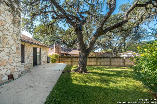 Image 12 of 45 For 1723 Autumn Woods Street