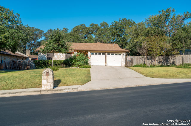 Image 16 of 45 For 1723 Autumn Woods Street