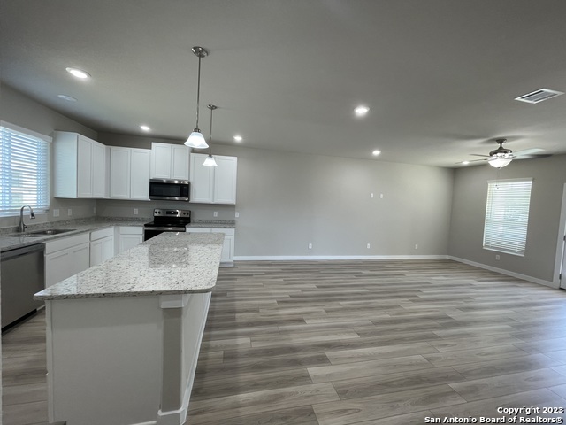 Image 3 of 13 For 21543 Sir Walter