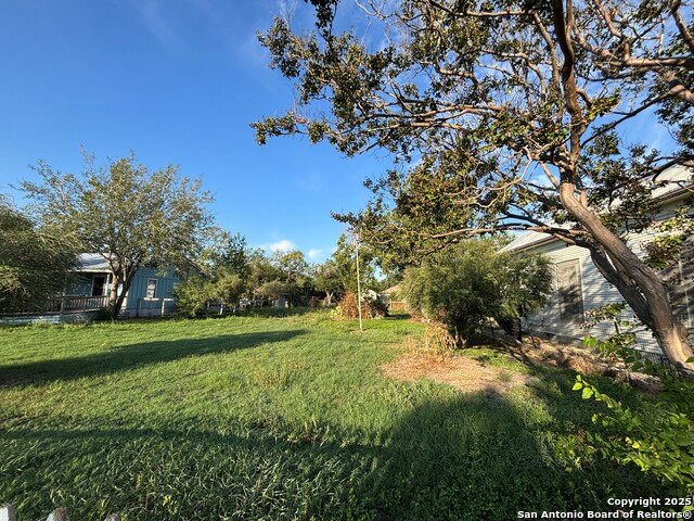 Image 3 of 9 For 11619 Castro