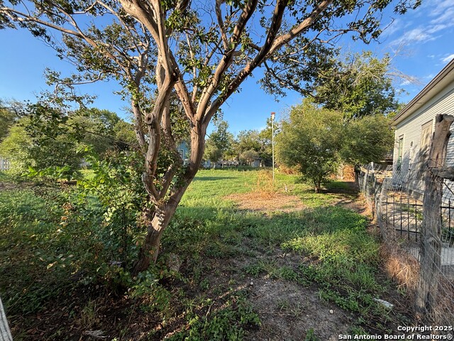 Image 4 of 9 For 11619 Castro