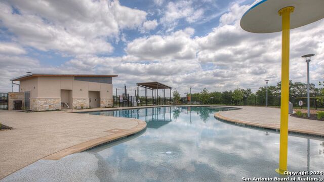 Listing photo id 18 for 909 Armadillo