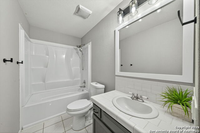 Image 25 of 35 For 9208 Marlin