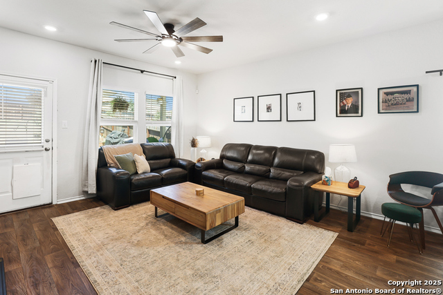 Image 8 of 37 For 10415 Howgate