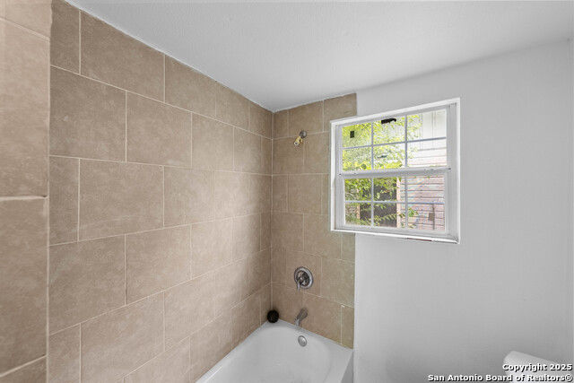 Image 15 of 21 For 1422 Sabinas N