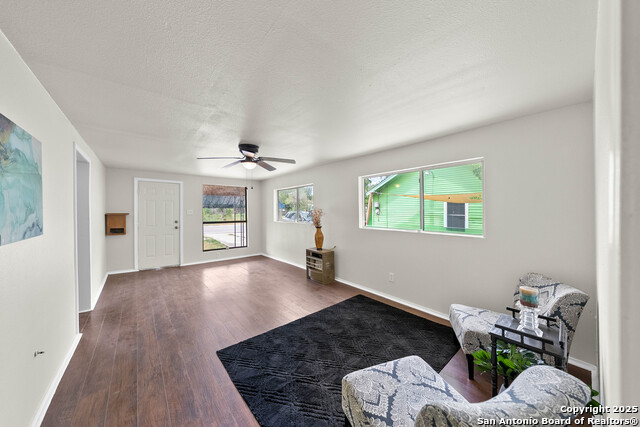 Image 4 of 21 For 1422 Sabinas N