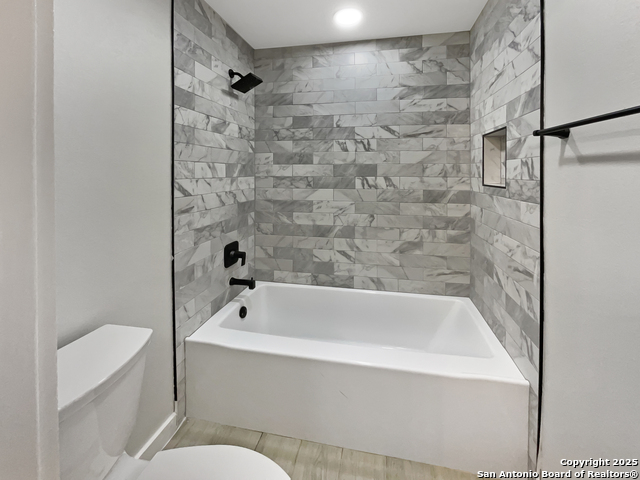 Image 20 of 28 For 4318 James Bowie