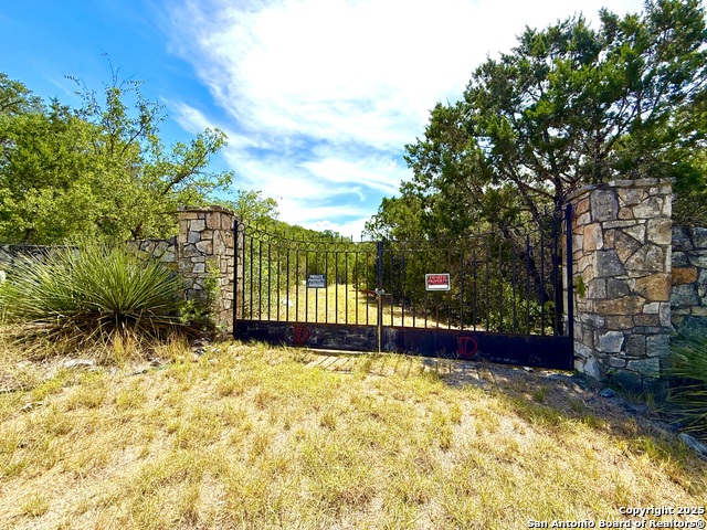 Listing photo id 10 for 9852 Marnoch Rd