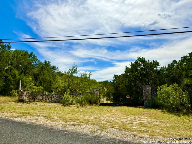 Listing photo id 11 for 9852 Marnoch Rd