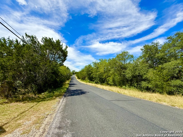 Listing photo id 5 for 9852 Marnoch Rd