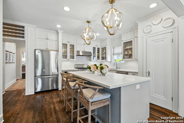 Listing photo id 10 for 125 Cloverleaf