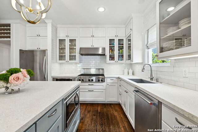 Listing photo id 11 for 125 Cloverleaf