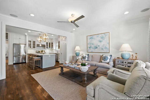 Listing photo id 17 for 125 Cloverleaf