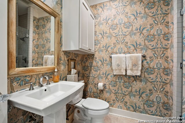Listing photo id 25 for 125 Cloverleaf