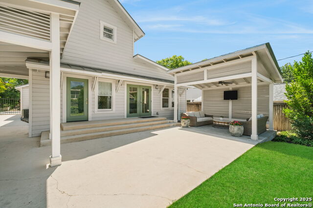 Listing photo id 32 for 125 Cloverleaf