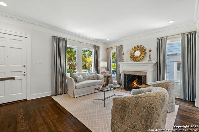 Listing photo id 5 for 125 Cloverleaf