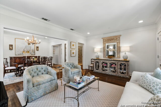 Listing photo id 6 for 125 Cloverleaf