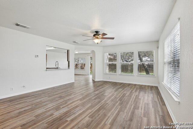 Image 3 of 42 For 16216 Ike  