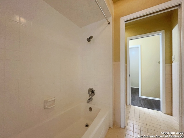 Image 24 of 40 For 14409 Brook Hollow Blvd