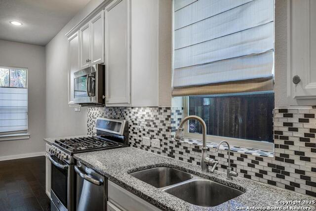 Image 12 of 31 For 211 Courtland Pl E