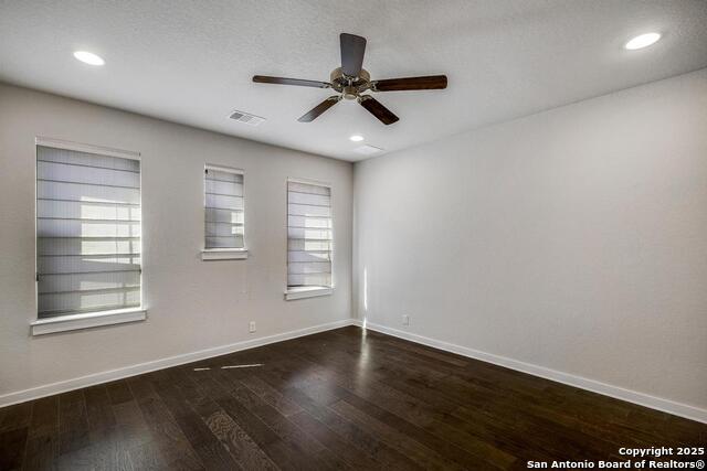 Image 14 of 31 For 211 Courtland Pl E