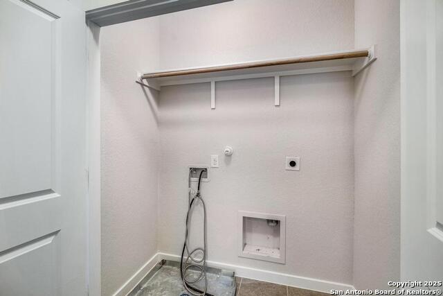 Image 21 of 31 For 211 Courtland Pl E