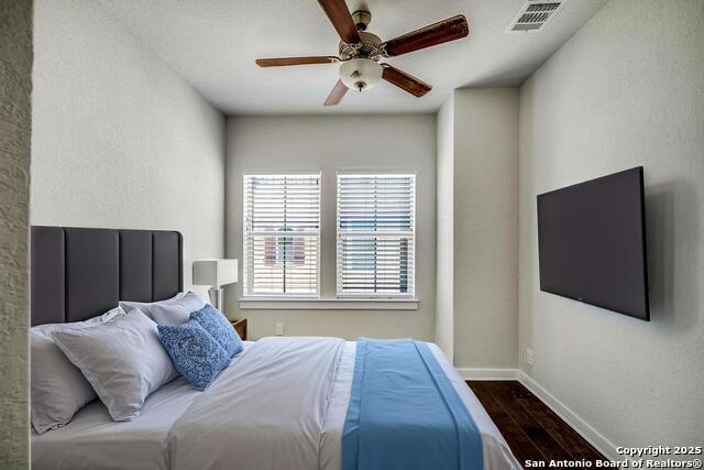 Image 22 of 31 For 211 Courtland Pl E