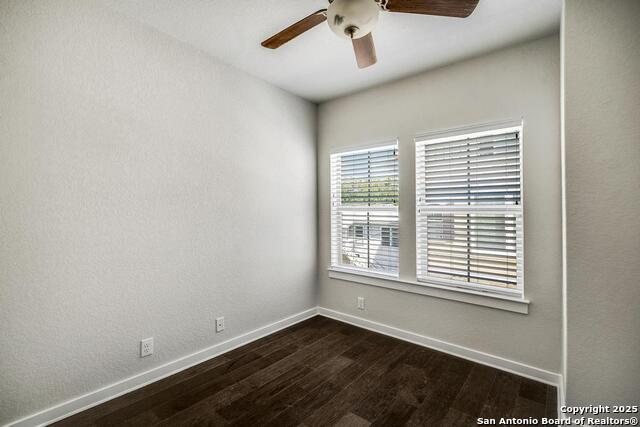 Image 23 of 31 For 211 Courtland Pl E