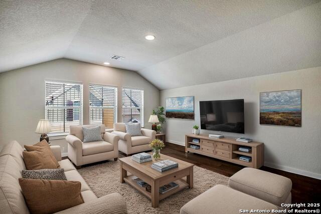 Image 24 of 31 For 211 Courtland Pl E